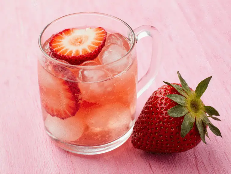 How to Make the Perfect Strawberry Detox Drink: A Natural Cleanse Guide